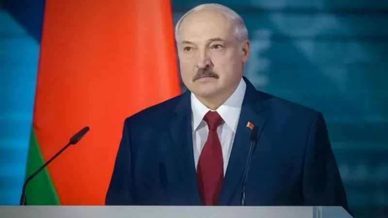 Zyuganov Presents Lukashenko with Lenin Prize Badge of the CPRF