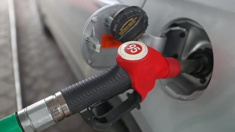 AI-95 gasoline market price jumps 7.5% in a single day — near record highs