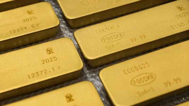 Gold Climbs Above $4,600 an Ounce for First Time Since May 29 as Investors Seek Safe Havens