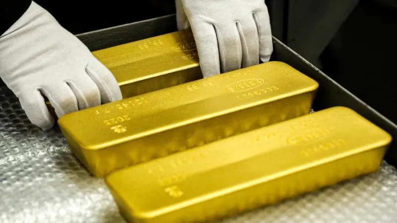 Gold price climbs above $4,700 for first time since May 14 — markets seek safe havens