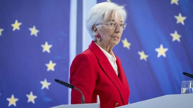 Lagarde says she intends to leave ECB chair in February