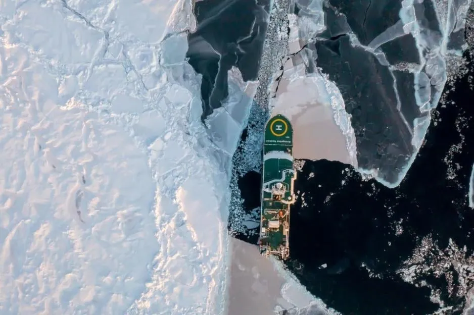 Greek magnate’s fleet quietly moved €2.35bn of Russian Arctic gas to Europe this year