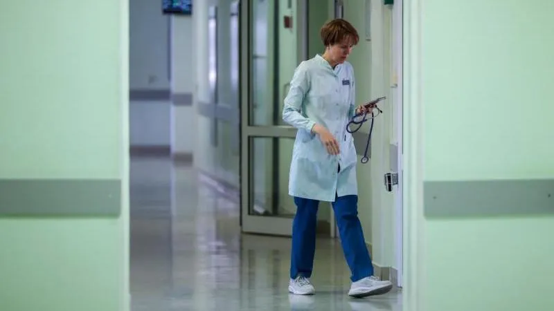 State Duma MPs propose mandatory 13th salary for public-sector workers