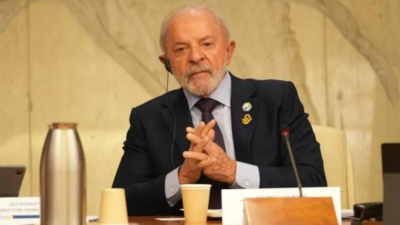 Lula da Silva Calls Bolsonaro's Flight from Brazil a Shameful Act