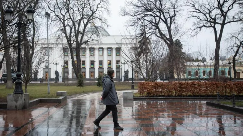 Mendel: Ukraine needs politicians who will openly call for peace