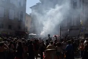 Cantal — Aurillac: CRS and BAC confront troublemakers disrupting the street theatre festival