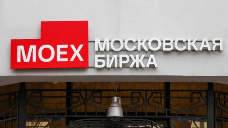 Russian stock market rises at opening, showing resilience