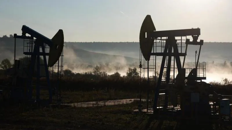 Brent oil rises more than 3% as markets favor reliable suppliers