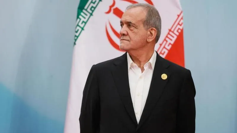 Pezeshkian Urges Islamic Countries to Unite for Collective Security