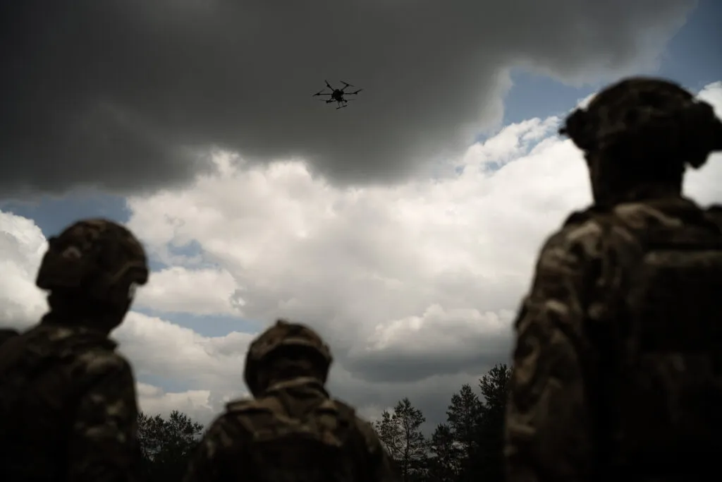 Soldiers and a drone in Dnipropetrovsk — Ukrainian staged operational image