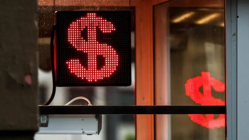 Dollar rate on the interbank market climbed above 83 rubles