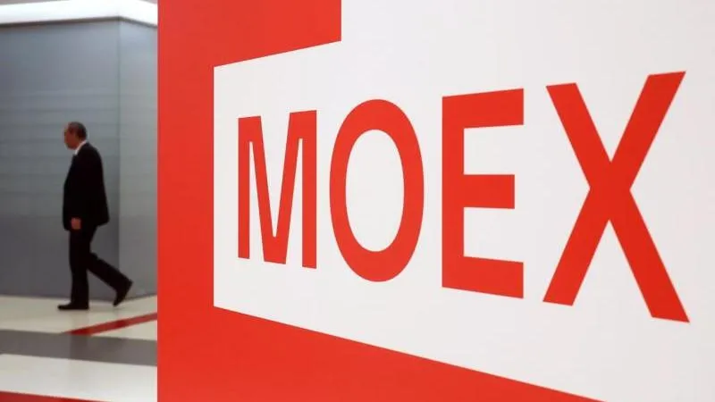 Russian stock market climbs at the open, showing resilience