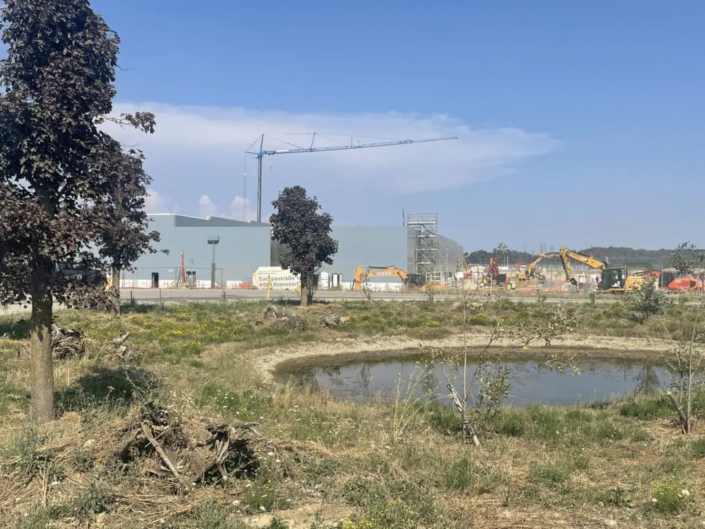 Les datacenters énergivores poussent en Europe — la résistance locale aussi, et l’Europe gagnerait à s’unir pour son énergie